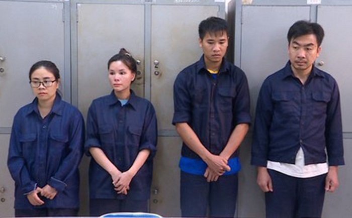 Khởi tố bốn cán bộ hải quan tỉnh Bình Phước về tội nhận hối lộ Bốn bị cáo tại cơ quan điều tra.