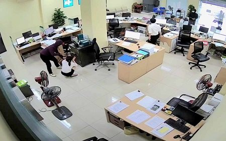 Hai đối tượng cướp ngân hàng BIDV Đà Nẵng đã bị công an bắt giữ Ngân hàng BIDV, quận Ngũ Hành Sơn, Đà Nẵng.