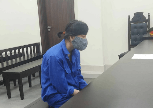 Nữ bị cáo bị Công an Thành phố Hà Nội vây bắt sau 10 năm trốn truy nã Bị cáo Hà Thị Nga tại phiên tòa xét xử vụ án.